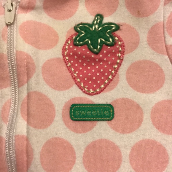 SOLD! 🍓 Carter’s Footed Pajamas 3 month 🍓 - Picture 3 of 5